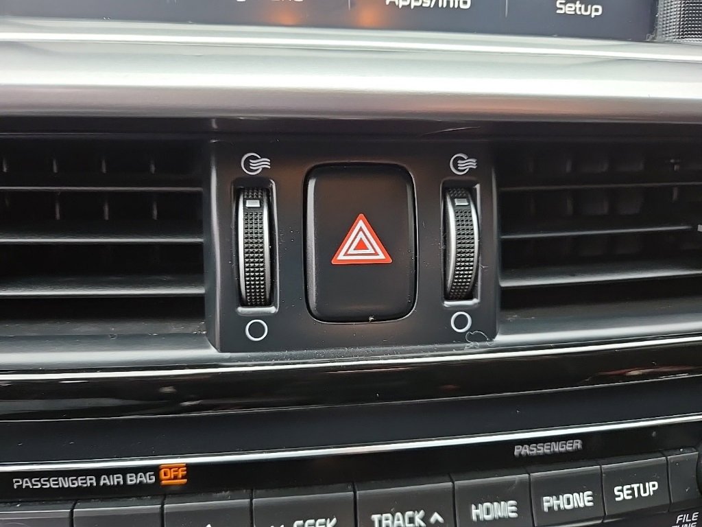 Used 2020 Kia Optima S image 32