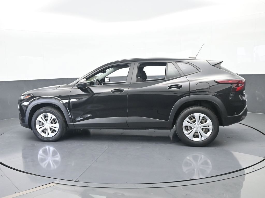 Used 2024 Chevrolet Trax LS image 3