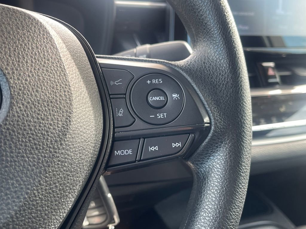 Used 2022 Toyota Corolla LE image 19