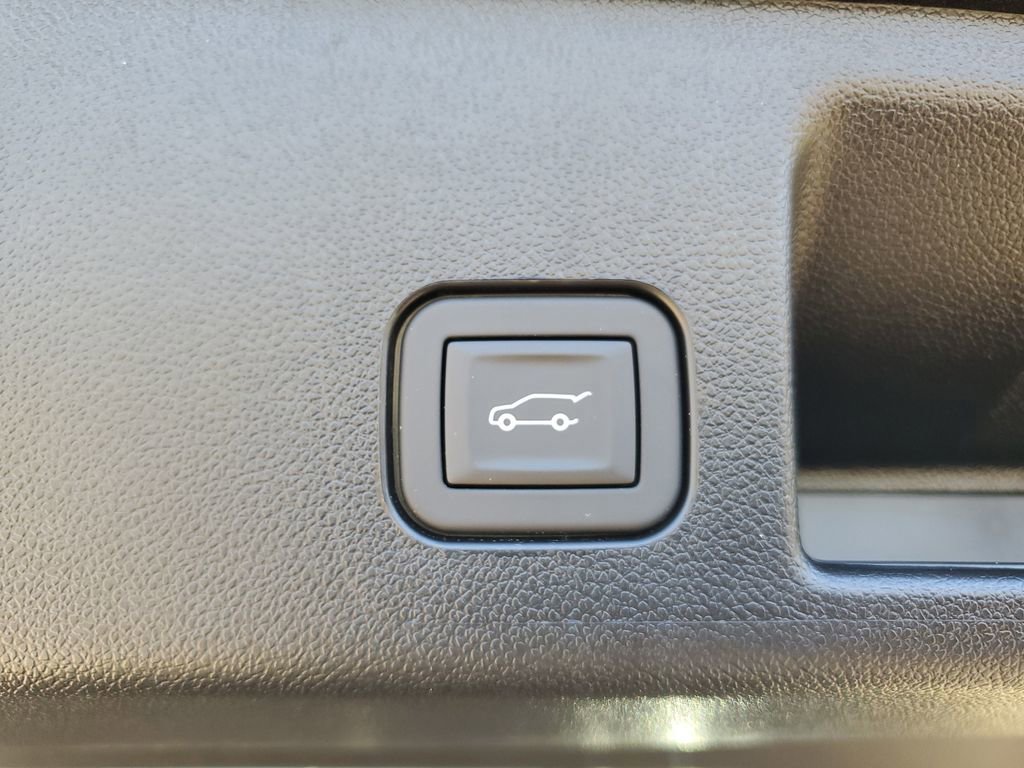 Used 2026 Chevrolet Equinox EV LT image 9