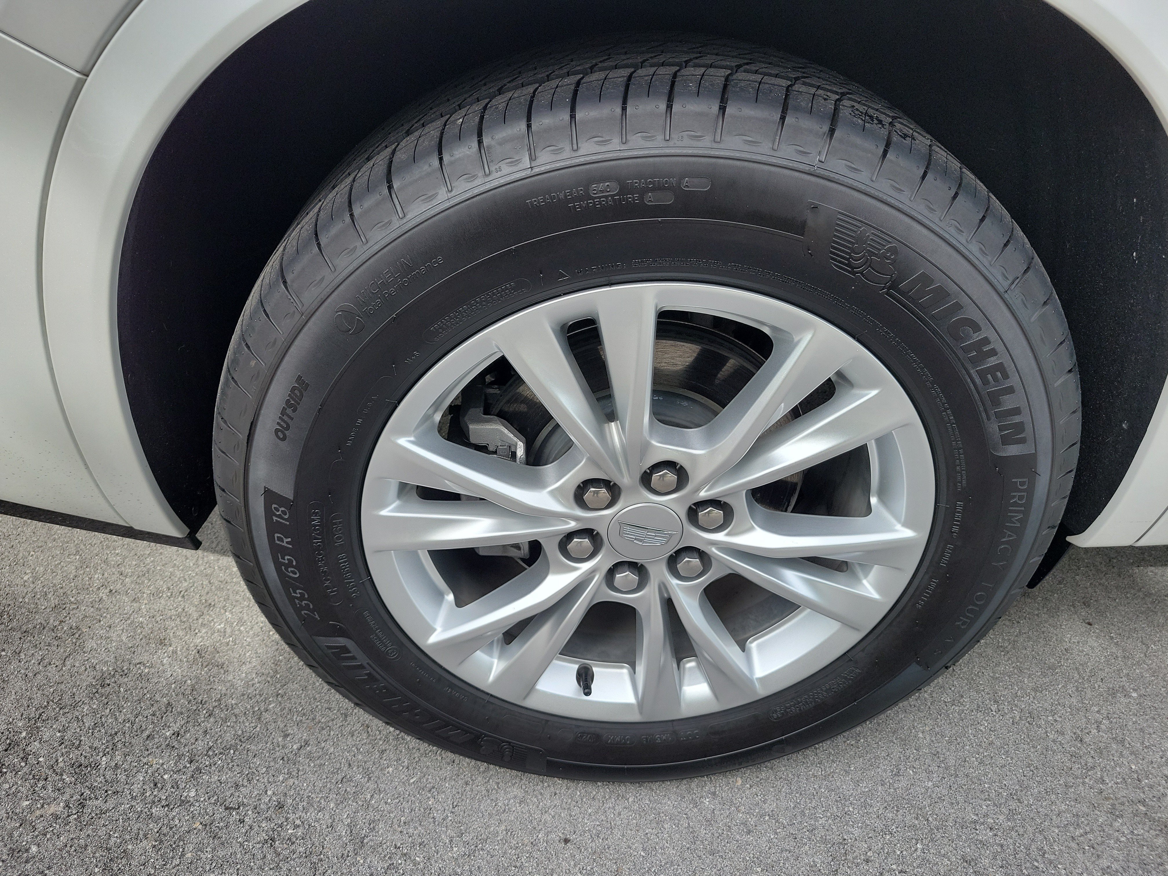 Used 2025 Cadillac XT6 Luxury FWD image 7