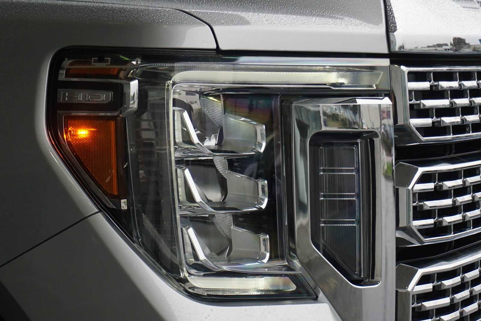 Used 2022 GMC Sierra 2500 Denali w/ Denali Ultimate Package image 9