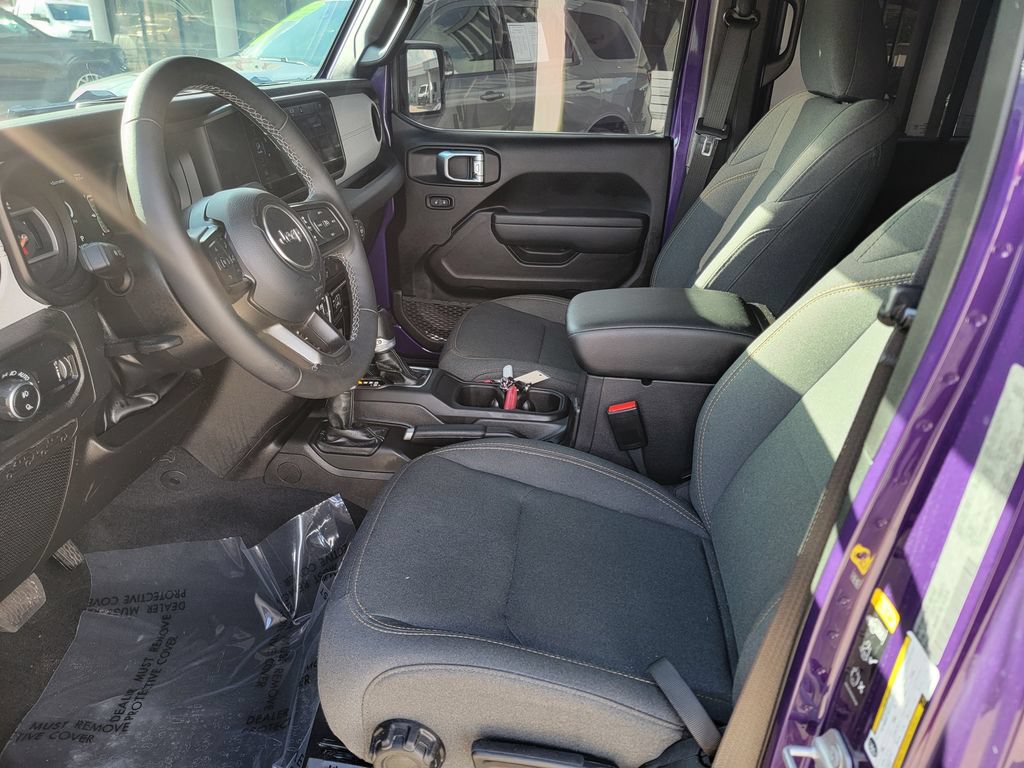 Used 2026 Jeep Gladiator Sport AWD/4WD image 11