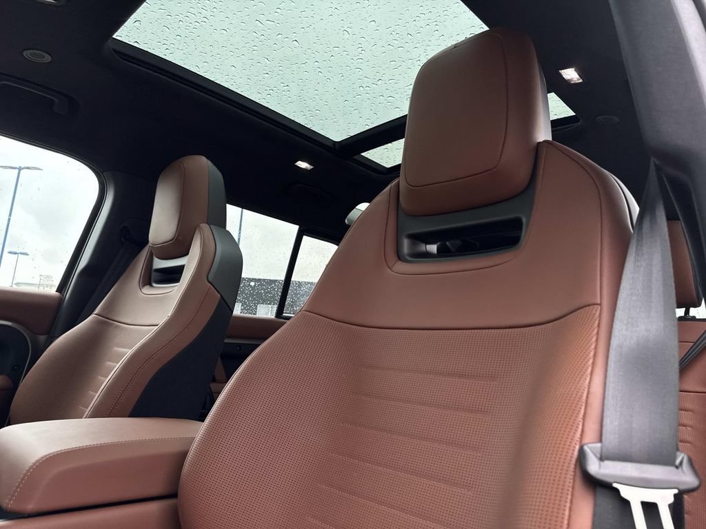 New 2026 Land Rover Defender 110 AWD/4WD image 19