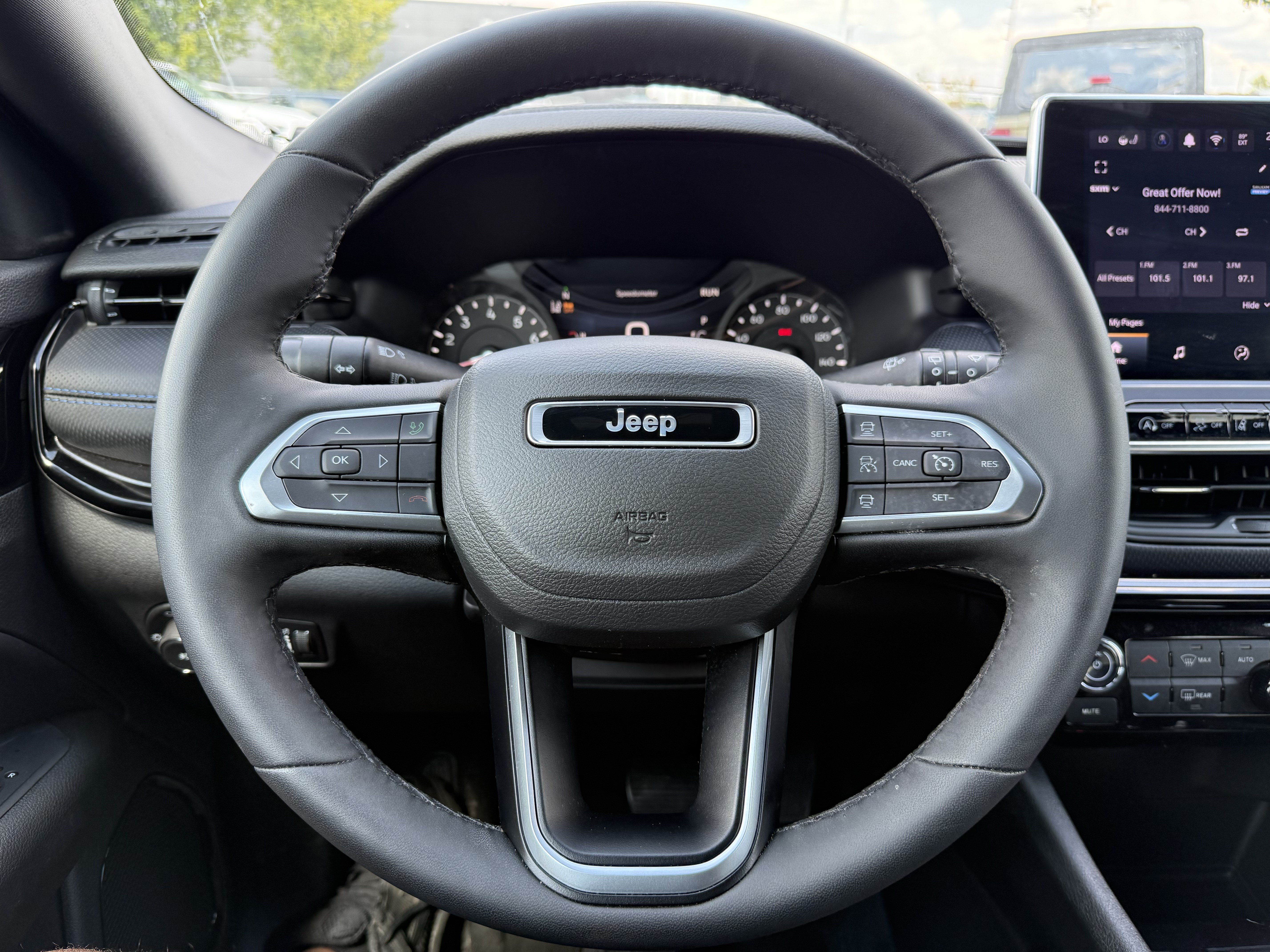 Used 2026 Jeep Compass Limited AWD/4WD image 18