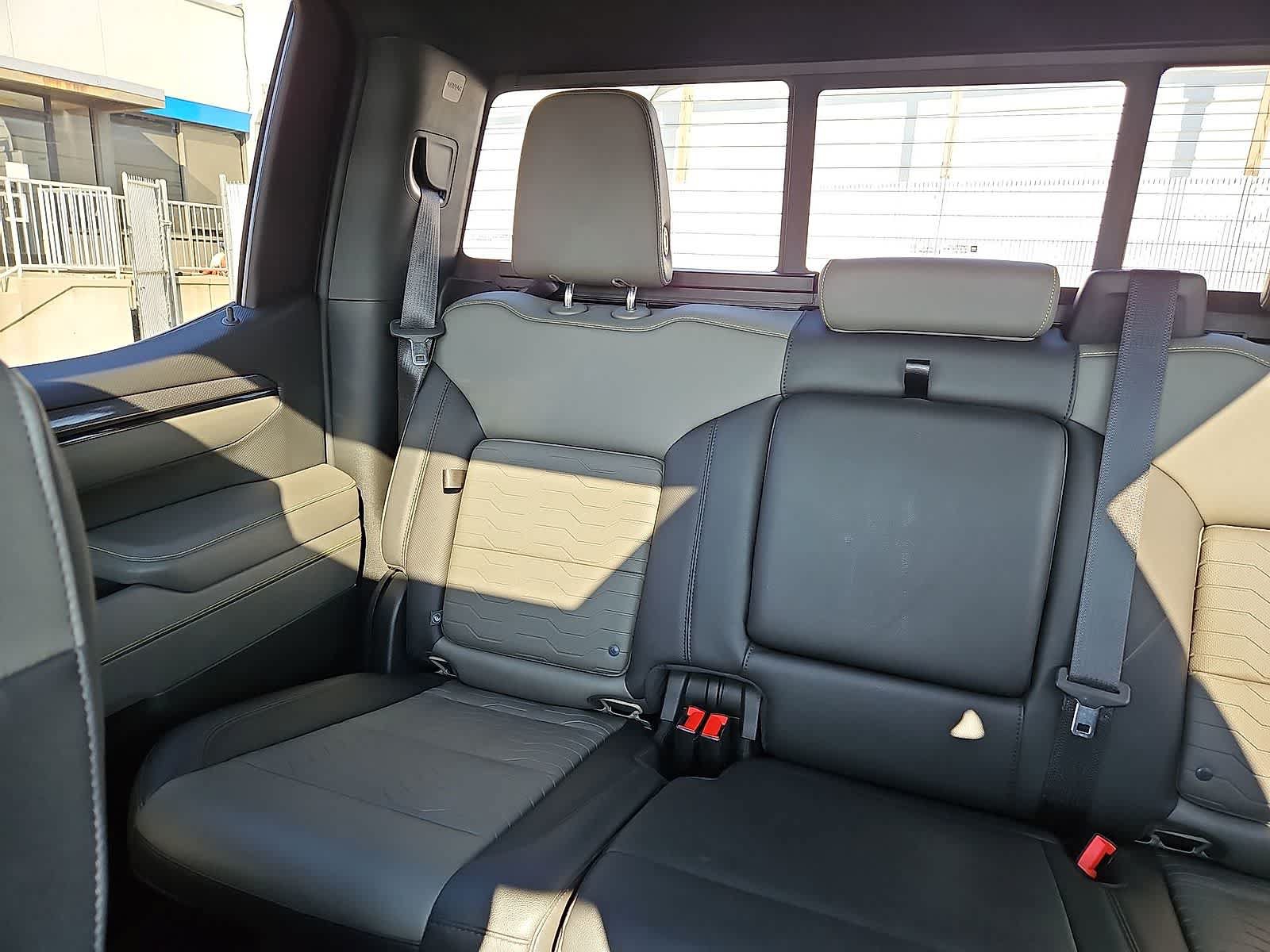 Used 2022 Chevrolet Silverado 1500 ZR2 w/ Technology Package AWD/4WD image 13
