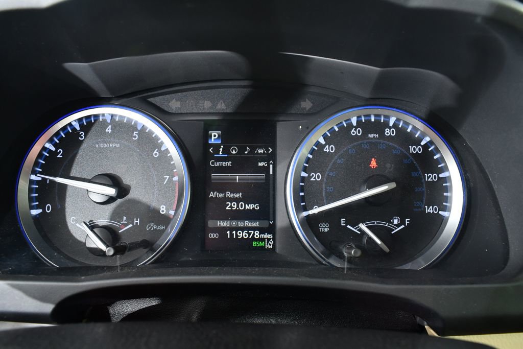 Used 2017 Toyota Highlander Limited FWD image 26