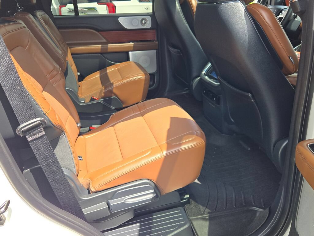 Used 2024 Lincoln Navigator Reserve AWD/4WD image 19