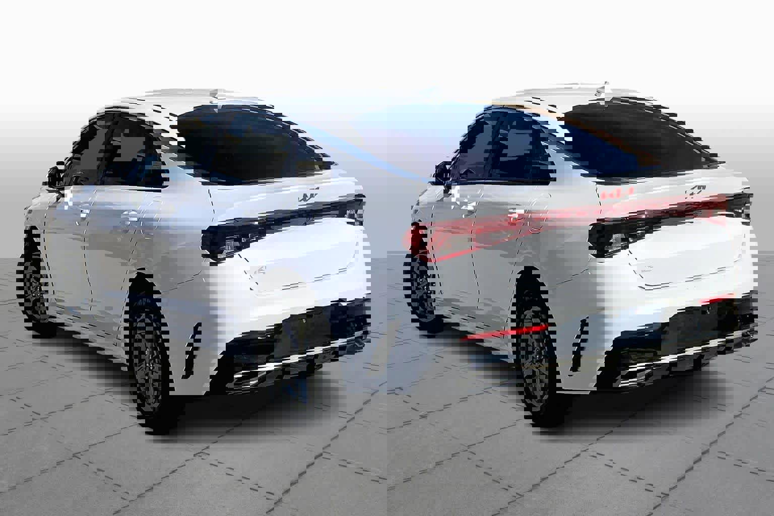 Used 2023 Kia K5 LXS image 11