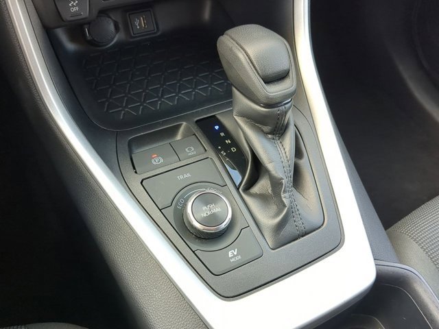 Certified 2025 Toyota RAV4 LE image 13