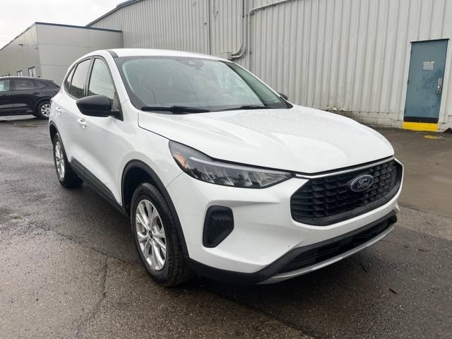 Used 2025 Ford Escape Active AWD/4WD image 3