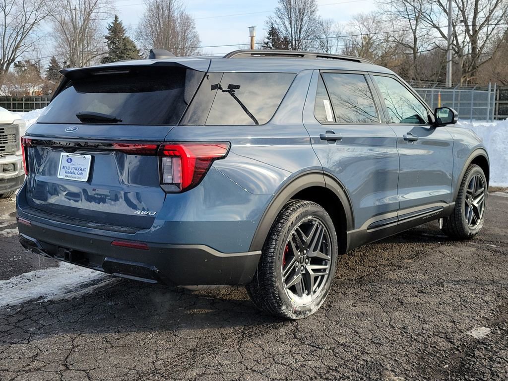 New 2026 Ford Explorer ST-Line w/ ST-Line Street Pack image 4