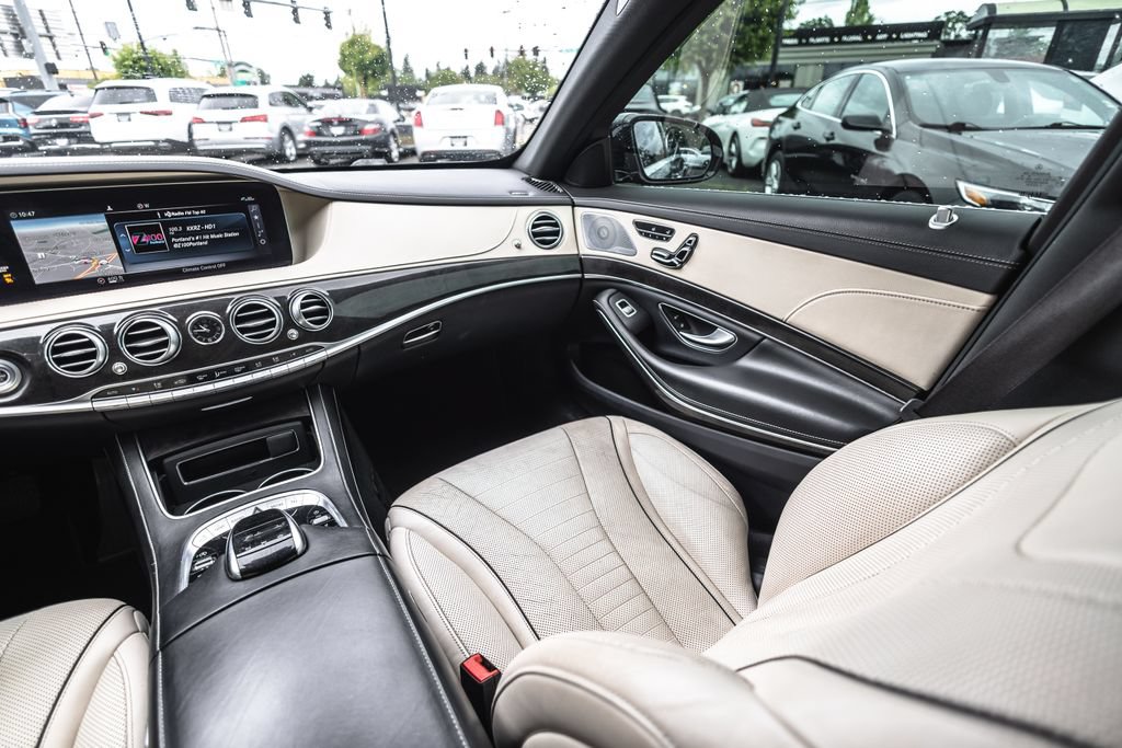 Used 2020 Mercedes-Benz S 560 Sedan image 27