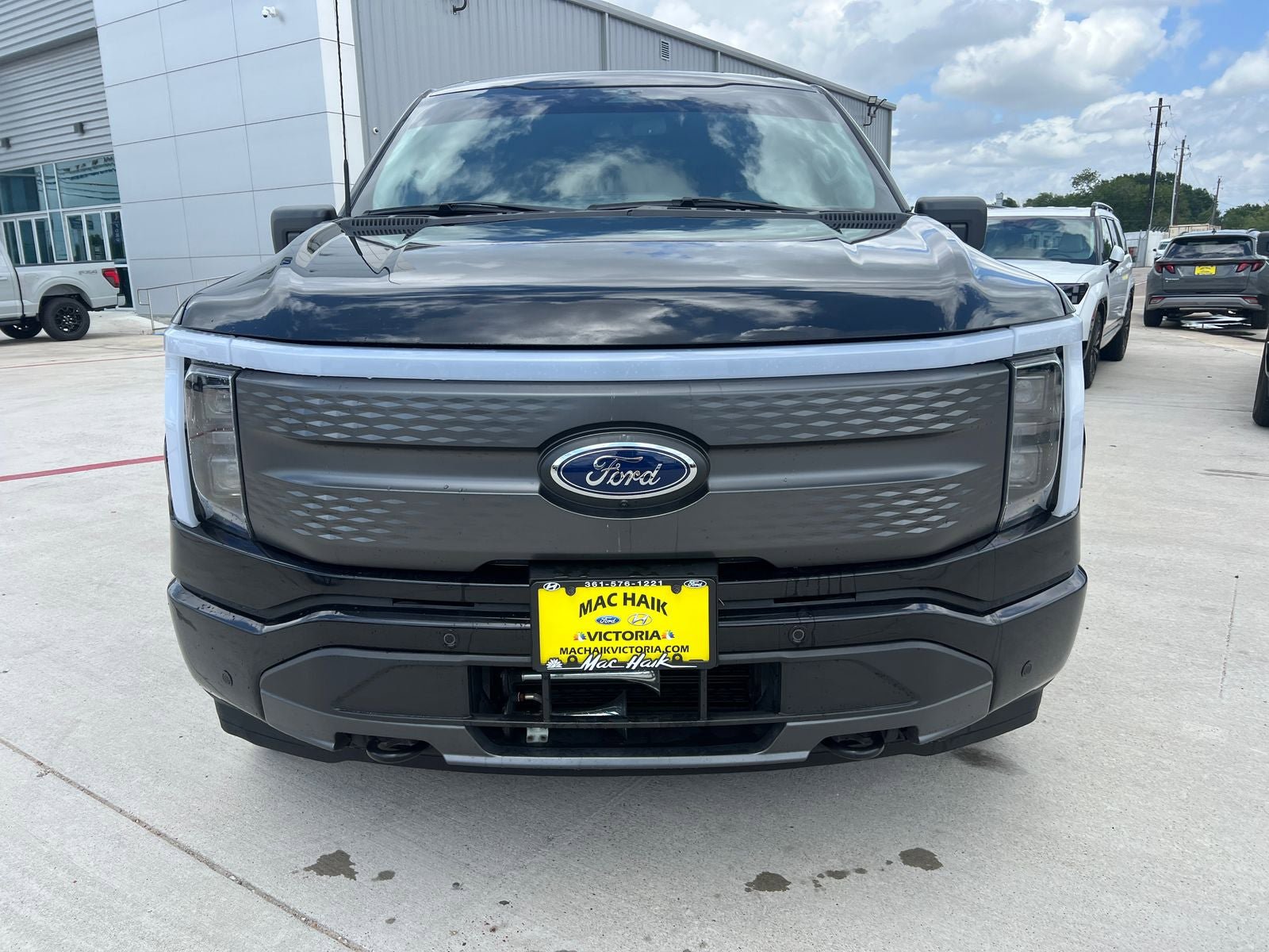 Used 2023 Ford F150 Lightning XLT AWD/4WD image 2