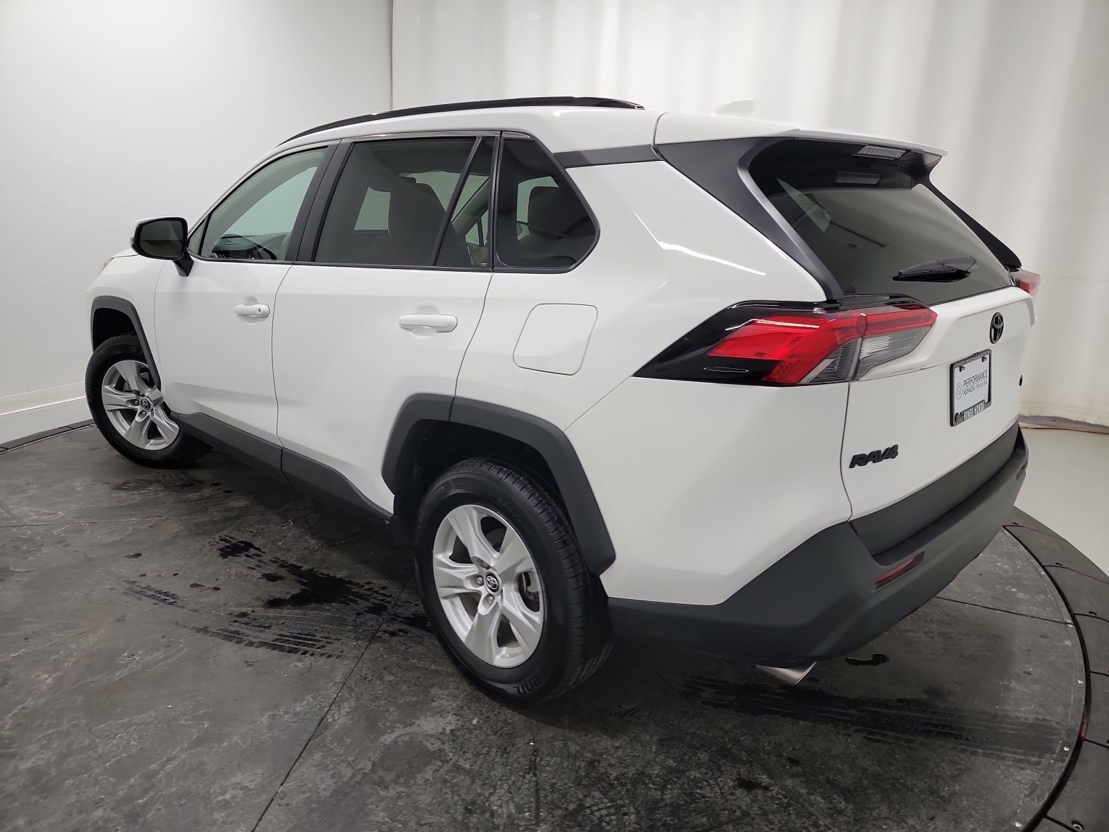 Used 2020 Toyota RAV4 XLE image 6