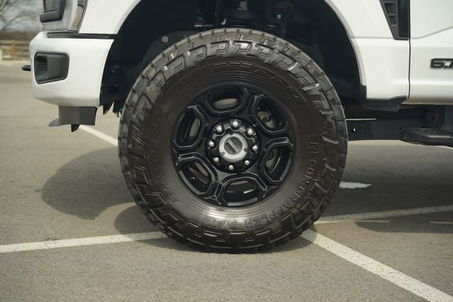 Used 2024 Ford F250 XLT w/ XLT Premium Package image 10