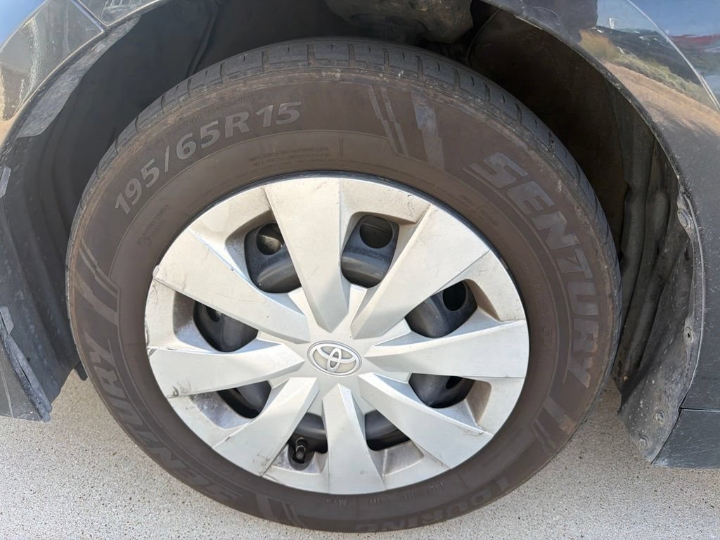 Used 2022 Toyota Corolla L FWD image 6