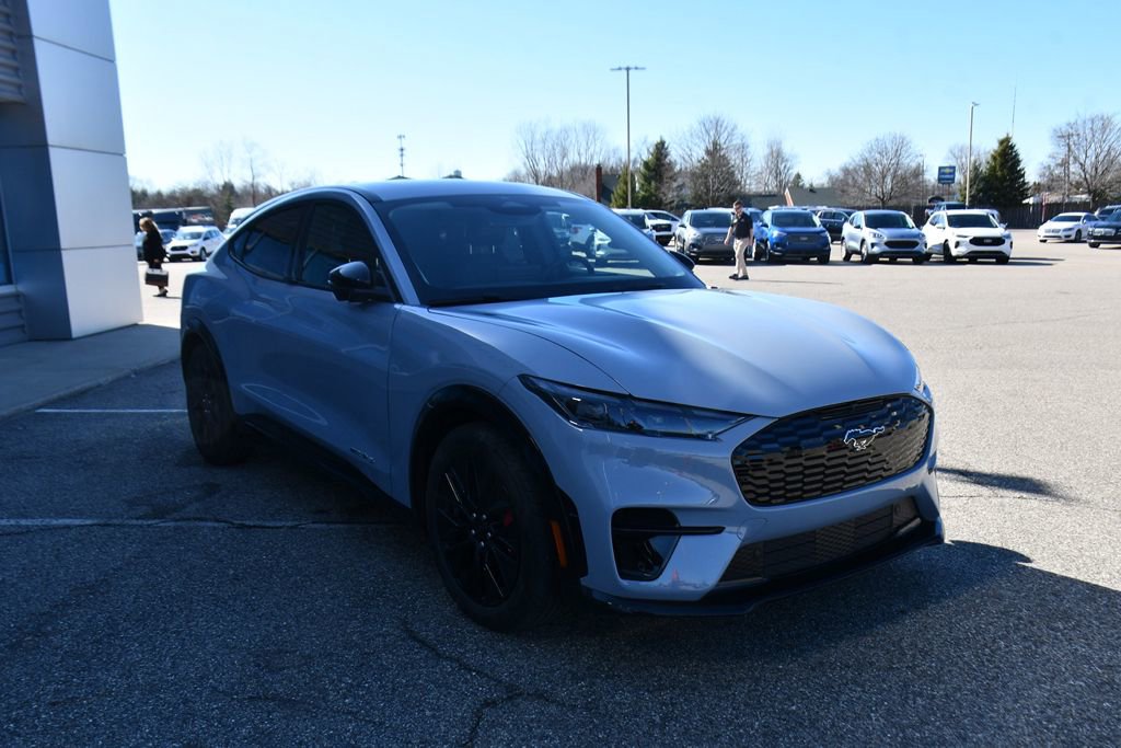 Used 2025 Ford Mustang Mach-E Premium w/ Sport Appearance Package image 9