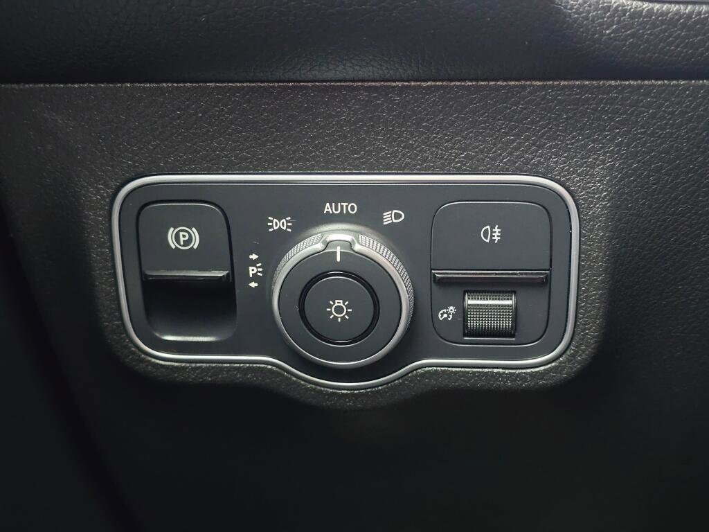 Used 2022 Mercedes-Benz GLB 35 AMG 4MATIC image 41