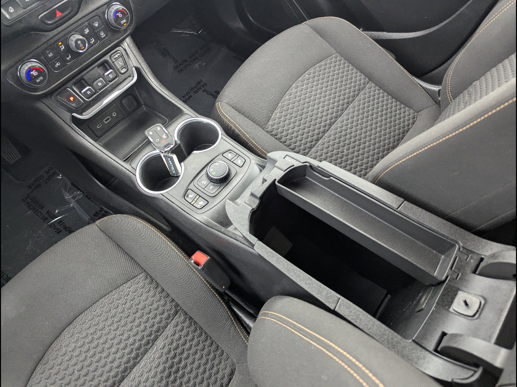 Used 2021 GMC Terrain SLE w/ Driver Convenience Package AWD/4WD image 37