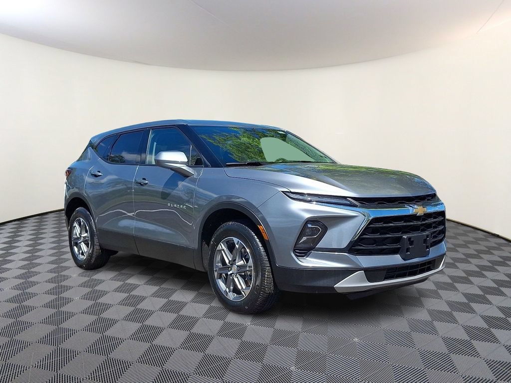 Used 2025 Chevrolet Blazer LT AWD/4WD image 1