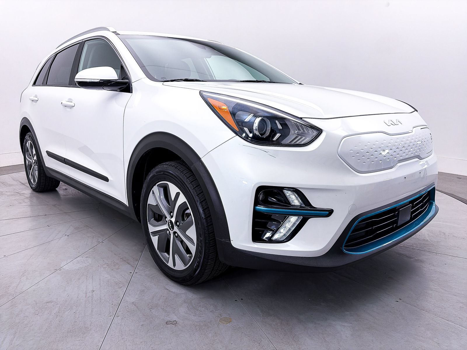 Certified 2022 Kia Niro EX FWD image 9