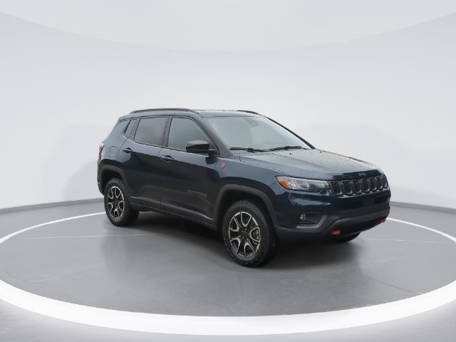 New 2026 Jeep Compass Trailhawk AWD/4WD image 2