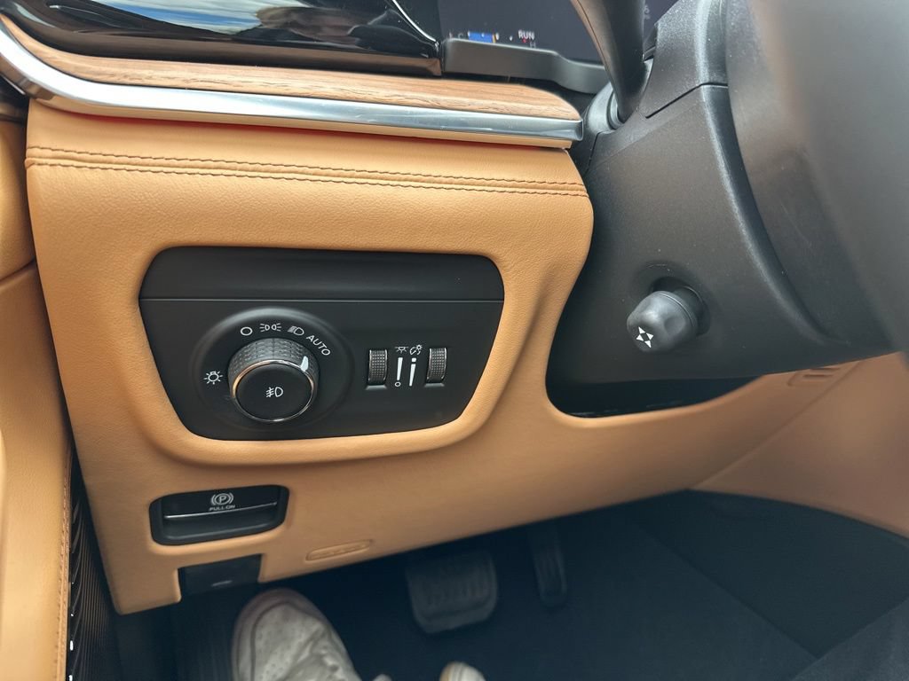 New 2026 Jeep Grand Cherokee Summit AWD/4WD image 23