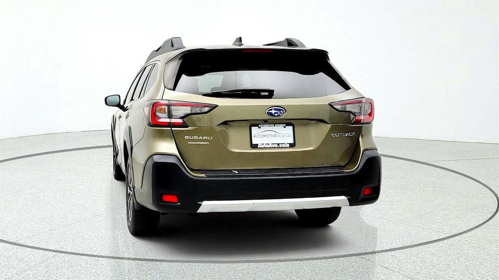 Used 2023 Subaru Outback Limited AWD/4WD image 6