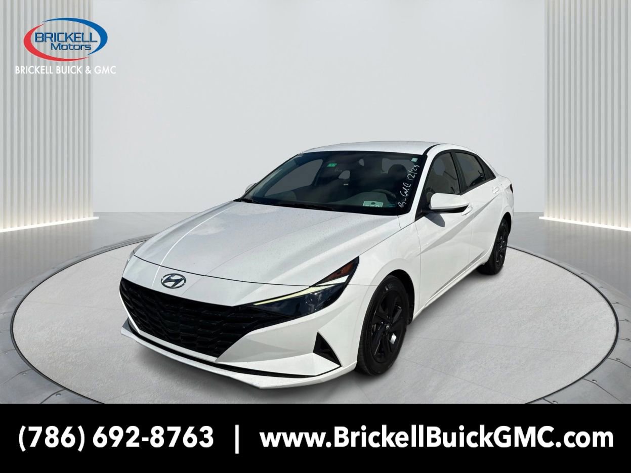 Used 2023 Hyundai Elantra SEL w/ Cargo Package image 1