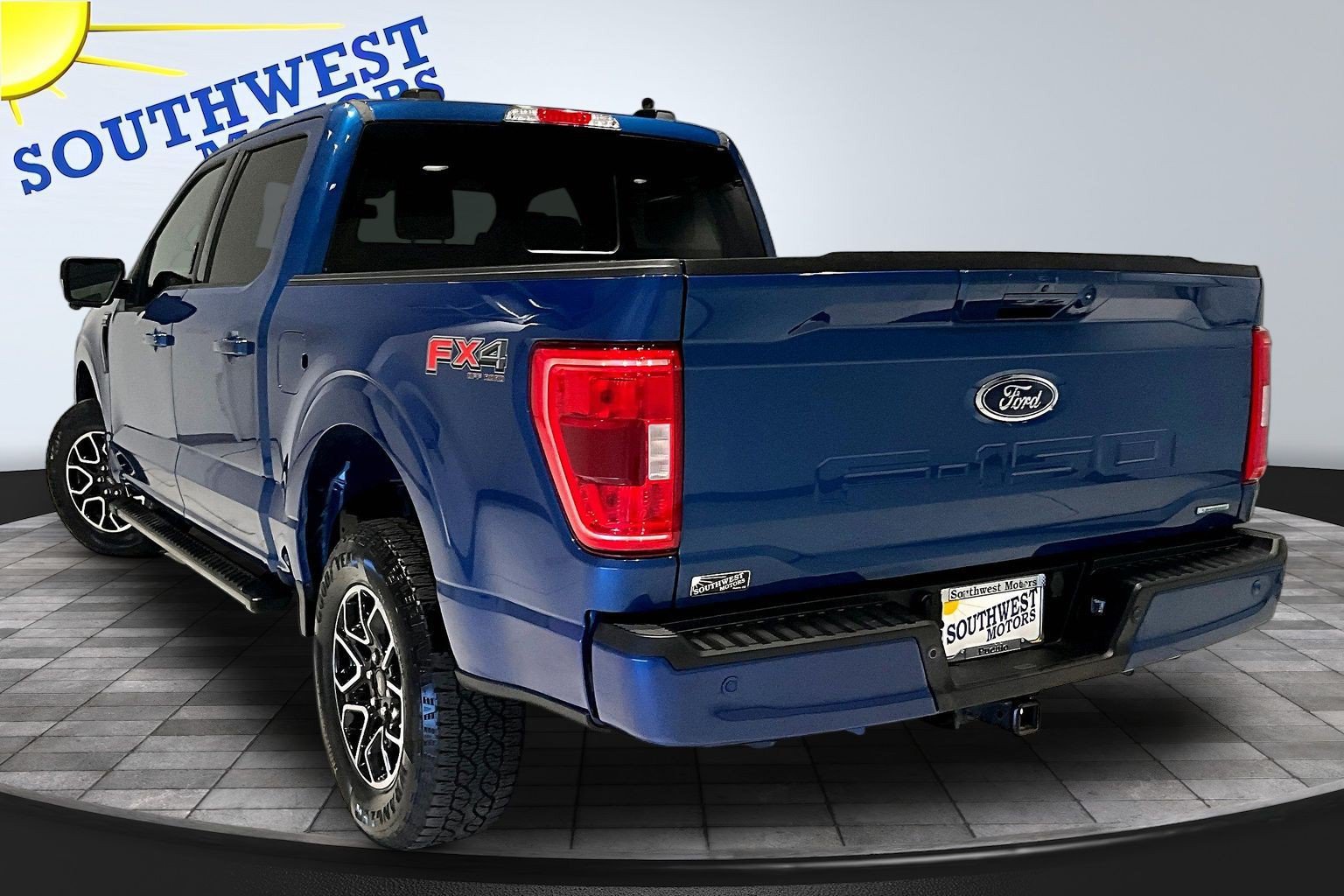Used 2023 Ford F150 XLT AWD/4WD image 5