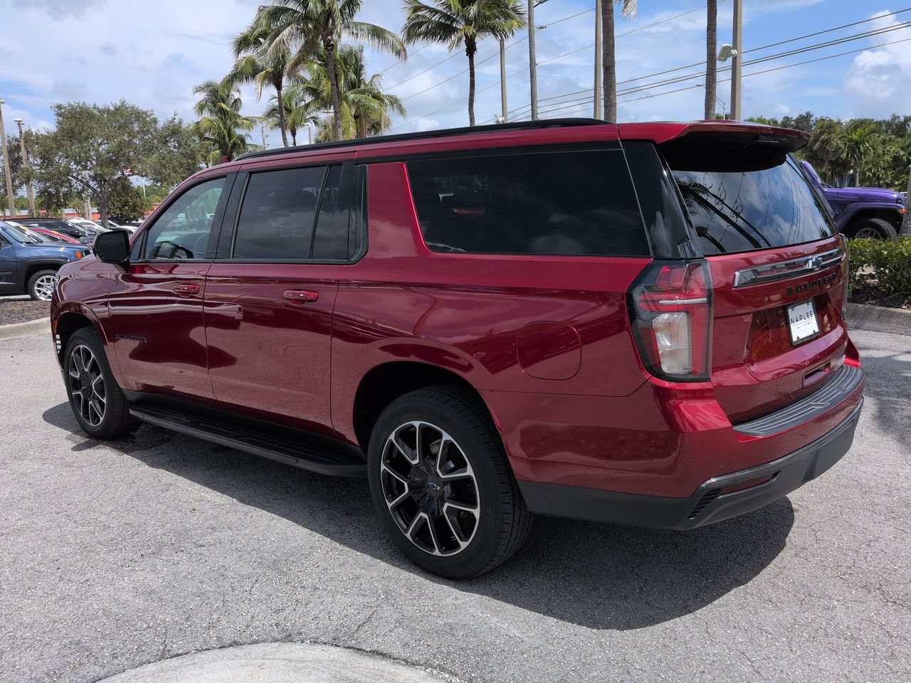 Used 2021 Chevrolet Suburban RST RWD image 7