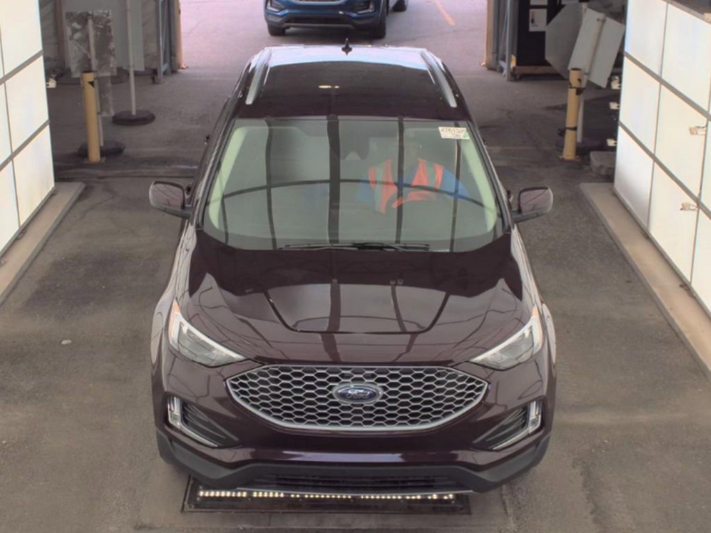 Used 2023 Ford Edge SEL w/ Convenience Package AWD/4WD image 3