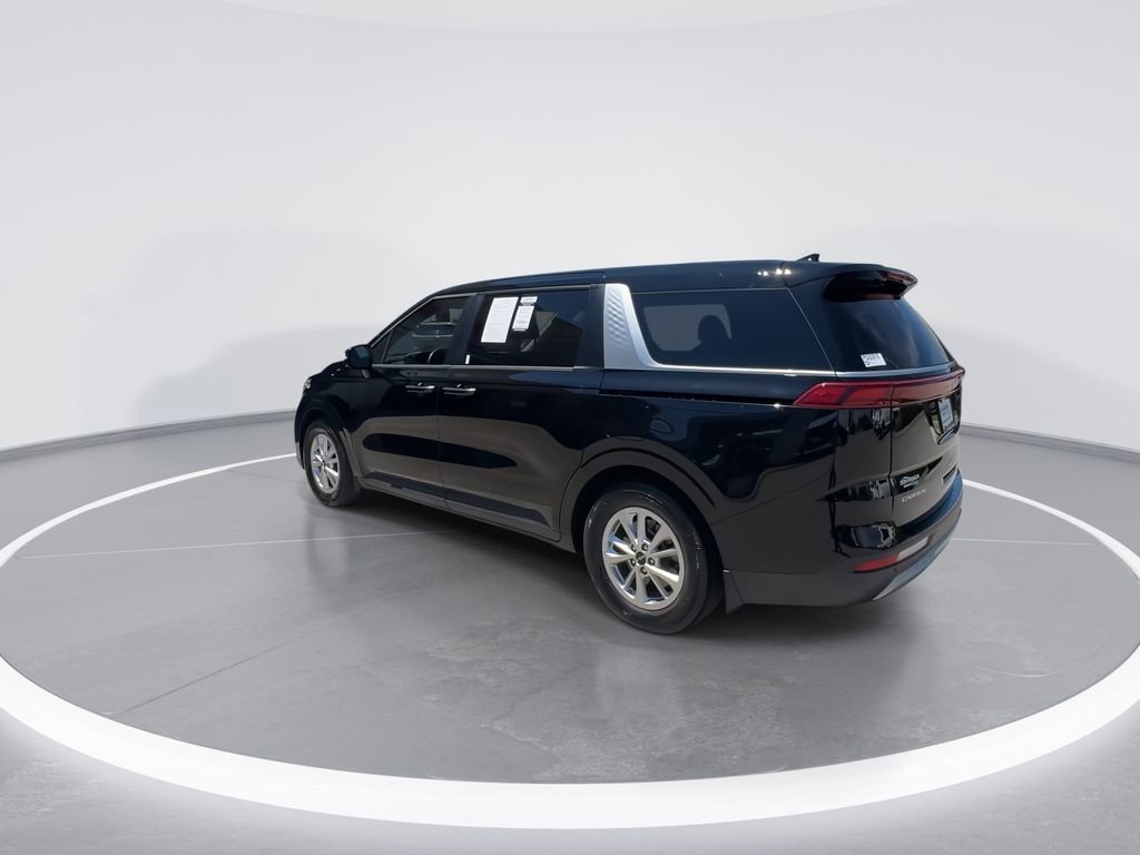 Used 2023 Kia Carnival LX FWD image 6