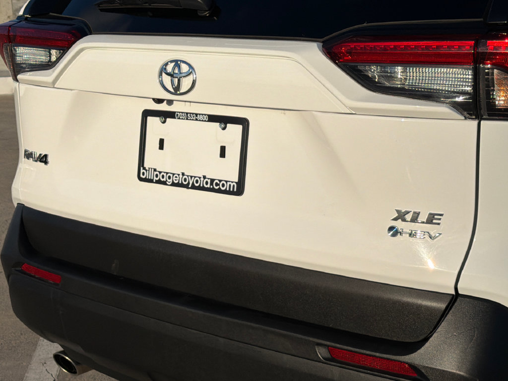 Used 2025 Toyota RAV4 XLE AWD/4WD image 5