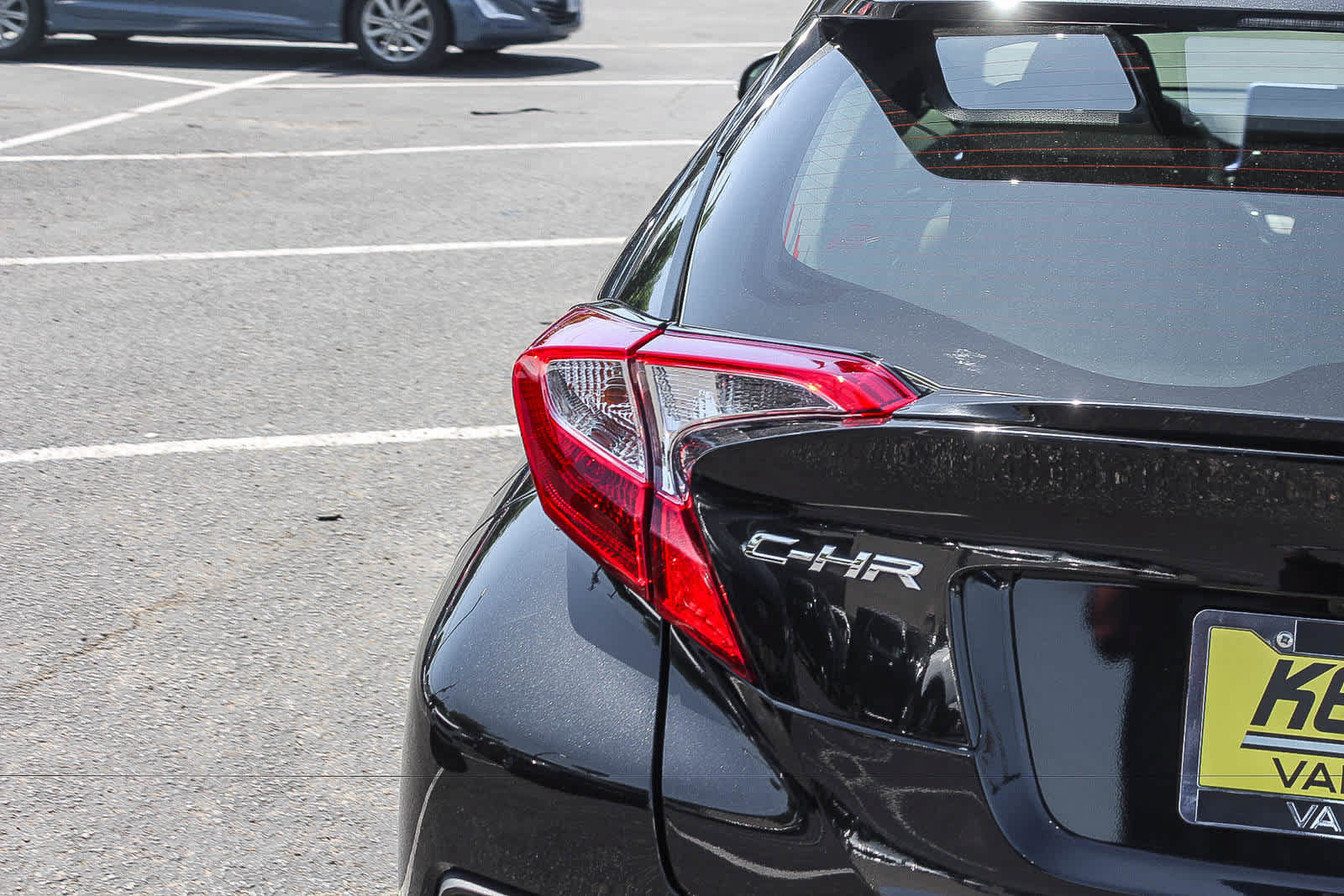Used 2021 Toyota C-HR XLE FWD image 8