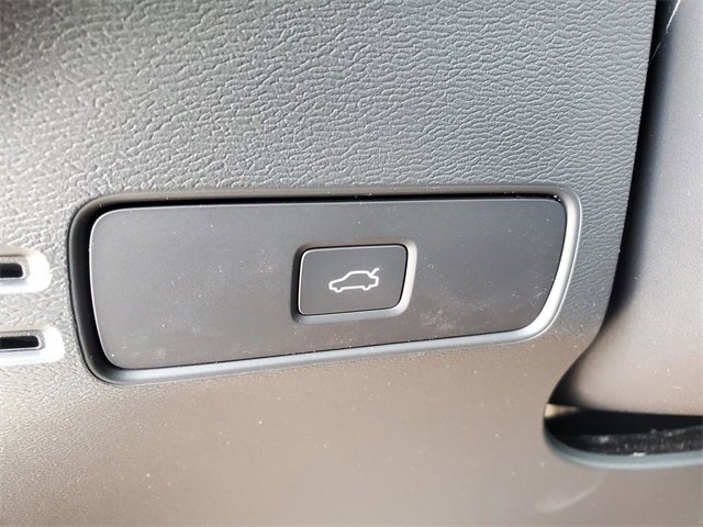 New 2026 Volvo XC40 B5 Core w/ Protection Package Premier image 16