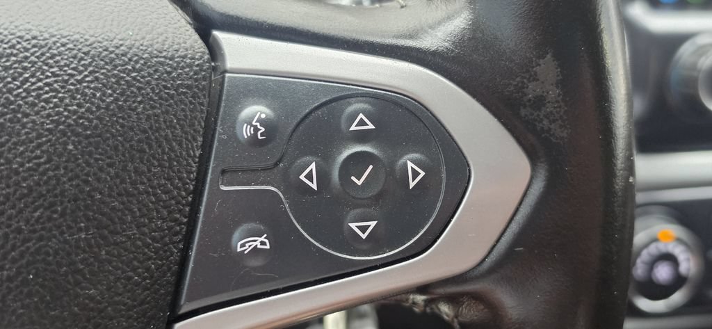Used 2022 Chevrolet Colorado LT AWD/4WD image 17