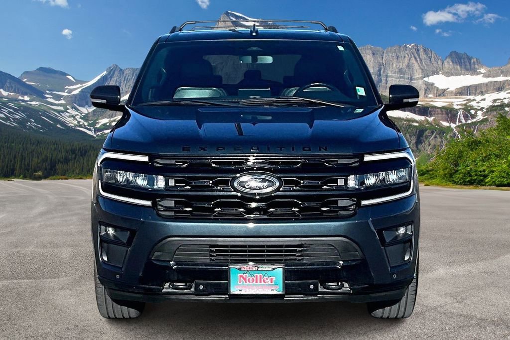 Used 2022 Ford Expedition Limited image 3