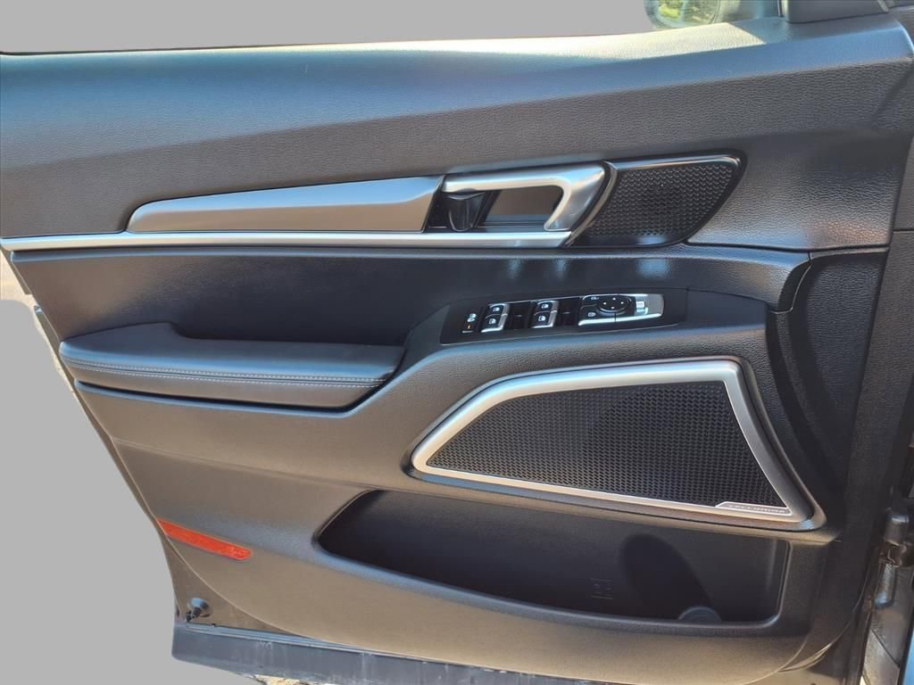 Used 2024 Kia Telluride S image 17