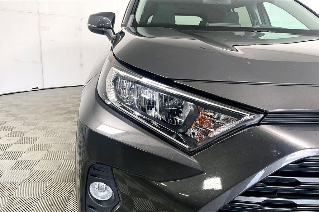 Used 2019 Toyota RAV4 XLE image 28