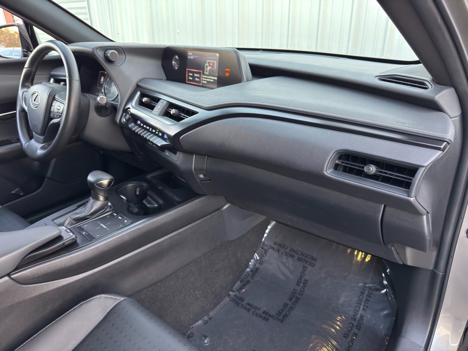 Used 2022 Lexus UX 200 image 12