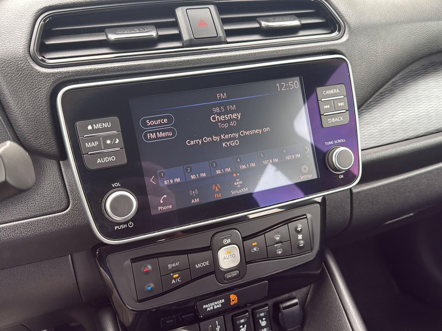 Certified 2025 Nissan Leaf SV Plus FWD image 17