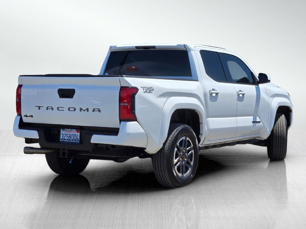 Used 2024 Toyota Tacoma TRD Sport AWD/4WD image 5