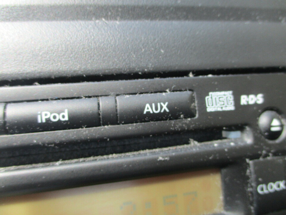 Used 2013 Nissan Versa SV w/ Convenience Pkg FWD image 36