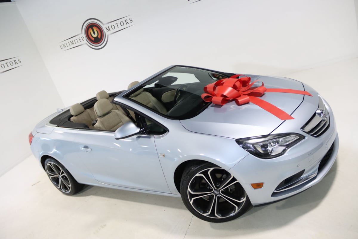 Used 2018 Buick Cascada Premium FWD image 2
