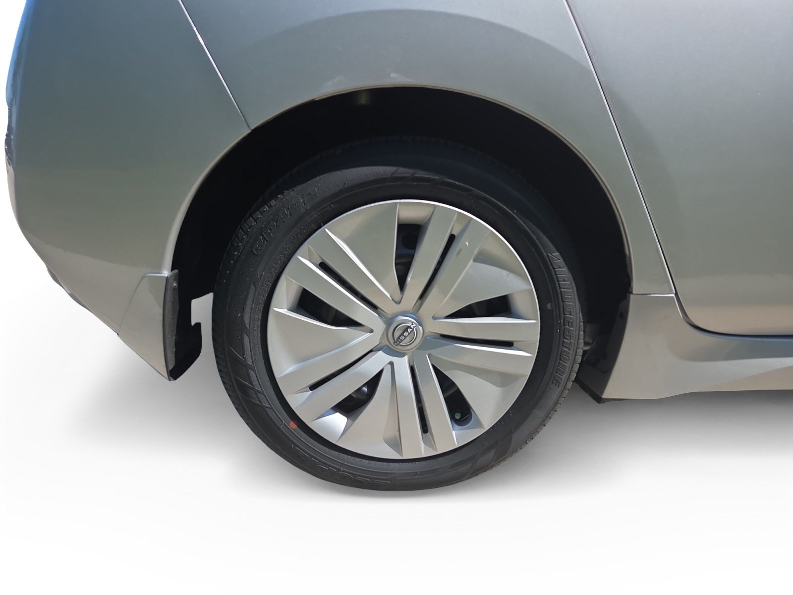 Used 2024 Nissan Leaf S FWD image 17