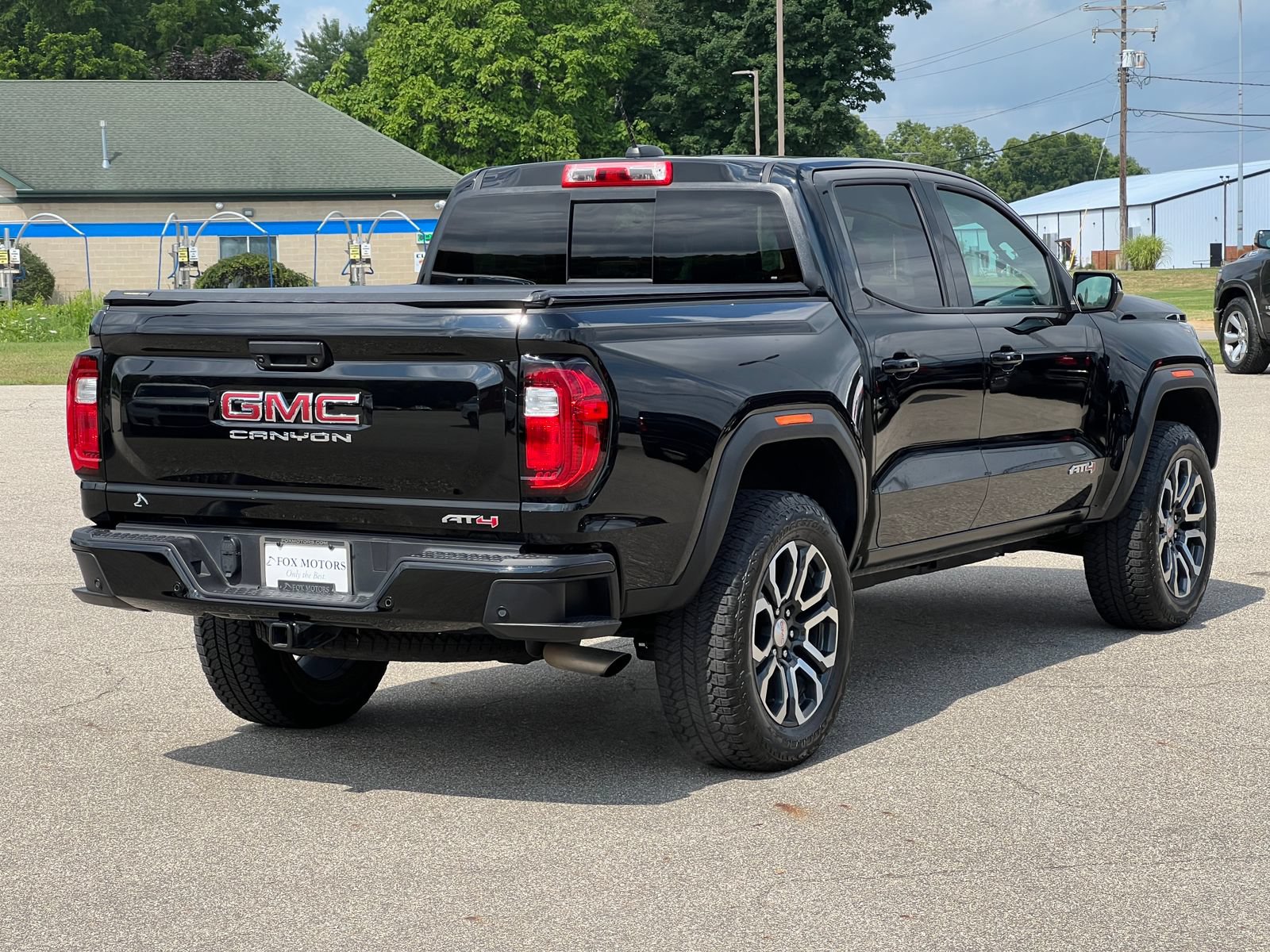 Certified 2024 GMC Canyon AT4 w/ AT4 Premium Package AWD/4WD image 15
