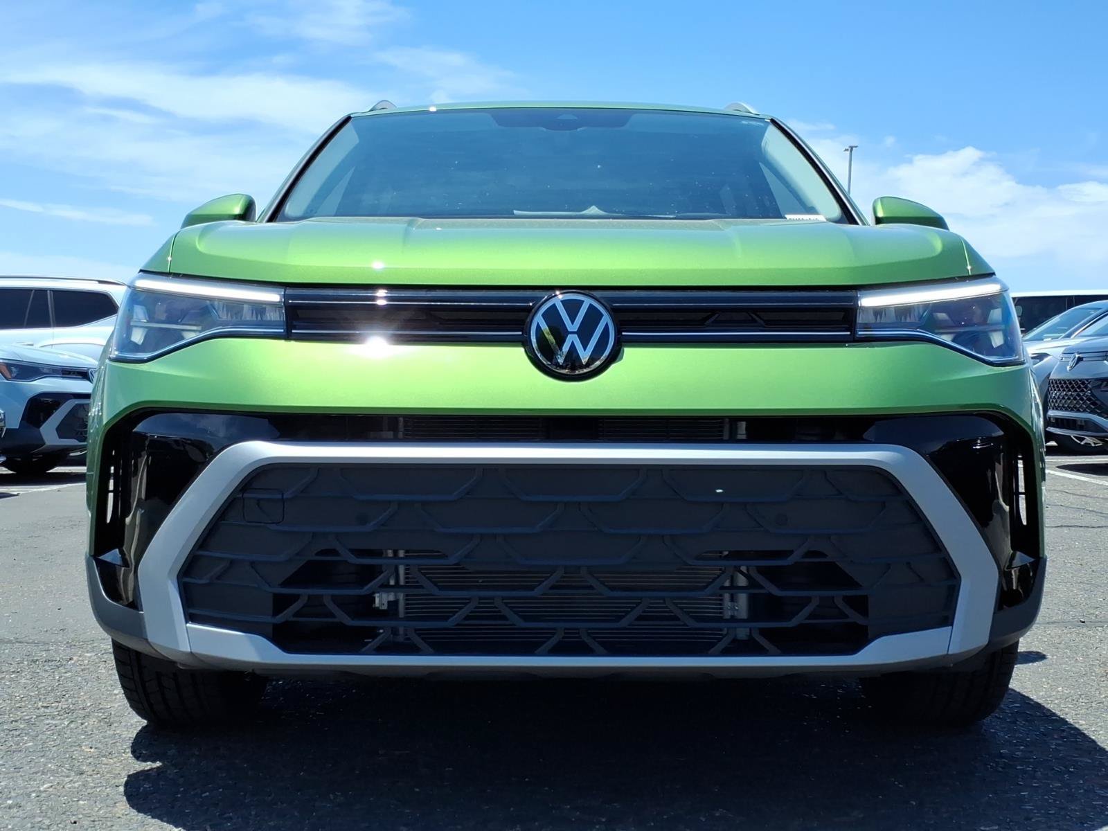 New 2026 Volkswagen Taos SE FWD image 2