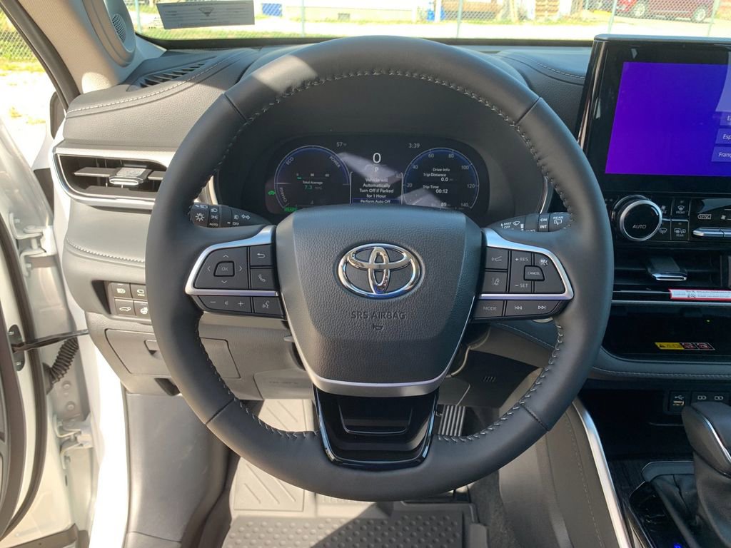 New 2026 Toyota Highlander Platinum AWD/4WD image 28